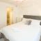 Hyde Park,3 min walk,Family home! 2 Bedrooms & 2 Bathrooms Apartment! Fantastic Location