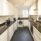 Hyde Park,3 min walk,Family home! 2 Bedrooms & 2 Bathrooms Apartment! Fantastic Location