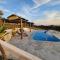 Chalés Vila Real - Tranquilidade na Serra de Carrancas - Piscina com uma vista espetacular do Pôr do Sol