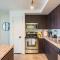 Desirable 2BD - Central DT, Gym, Pool, Parking Sleep8