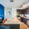 Desirable 2BD - Central DT, Gym, Pool, Parking Sleep8