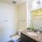 Desirable 2BD - Central DT, Gym, Pool, Parking Sleep8