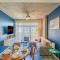 Stunning 2BD - Central DT- Gym, Pool, Parking Sleep8