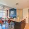 Stunning 2BD - Central DT- Gym, Pool, Parking Sleep8