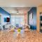 Stunning 2BD - Central DT- Gym, Pool, Parking Sleep8