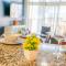 Stunning 2BD - Central DT- Gym, Pool, Parking Sleep8