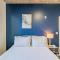 Stunning 2BD - Central DT- Gym, Pool, Parking Sleep8