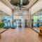 Stunning 2BD - Central DT- Gym, Pool, Parking Sleep8