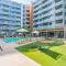 Stunning 2BD - Central DT- Gym, Pool, Parking Sleep8