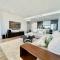 2202 Luxury The Wave