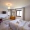 Luxurious Villa Beckham by HolidayKeys
