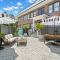 The Adaline Room #7 - Gorgeous Hyde Park Apartment, 2nd Floor, Steps to Bayshore