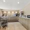 Super 8 by Wyndham Elgin
