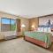 Super 8 by Wyndham Elgin