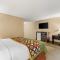 Super 8 by Wyndham Elgin