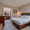 Wyndham Garden Baronne Plaza