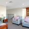 The panorama retreat- sleeps 12, aircon, brand new, great multifamily stay, beach, wineries, golf