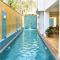 La Mer by The Blue Kite - Pool, Kitchen, Pool Table, Wifi & Security, 10 mins to Candolim Beach & 5 mins to Casino