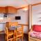 Studio chaleureux au pied des pistes avec balcon - FR-1-181-2590