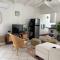 Paradise View at Halcyon Heights l Stunning Ocean View 1BR l 10 minute walk to the Beach