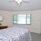 Lakefront Bungalow With Community Poolhot Tub #8