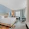 Cambria Hotel Austin Downtown