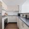 Bright 2-Bed Surry Hills Apartment with Balcony