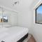 Bright 2-Bed Surry Hills Apartment with Balcony
