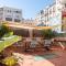 Sunny central apartment with a 100m2 city oasis