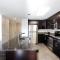 Pentagon Luxe Apartments Arlington - Near DC