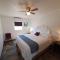 6 &14 Equipped Beach House Seaside Hotel