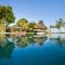 Villa Atas Ombak