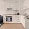 1 Bedroom Apartment with City Skyline Views