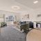 1 Bedroom Apartment with City Skyline Views