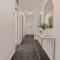 1 Bedroom Apartment with City Skyline Views