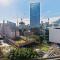 1 Bedroom Apartment with City Skyline Views