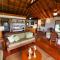 Private Hilltop Home Located Overlooking Roatans Beautiful Turquoise Reef,