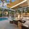 Pets OK! Heated Pool mins to 3 Sisters Spring!