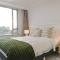 Harbour Home 2BR Apt - Family Friendly Gem