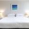 Fiveways Balcony, King Bed, Chefs Kitchen
