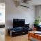 Fiveways Balcony, King Bed, Chefs Kitchen