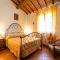 Authentic farmhouse in Castiglion Fiorentino with organic wines
