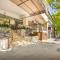 404 Big Beautiful One Bed & Balcony