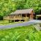Sitting Bear Cottage with Hot Tub