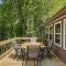 Sitting Bear Cottage with Hot Tub