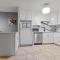 Modern 2 bedroom next to Stampede, 17th w Parking