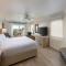 Pelican Inn & Suites