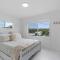 Ulladulla Beach House - steps to Racecourse Beach