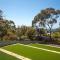 Bay View 6 - 3BR Vincentia home with water views