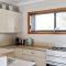 Seahorse - 4BR home moments to Hyams Beach
